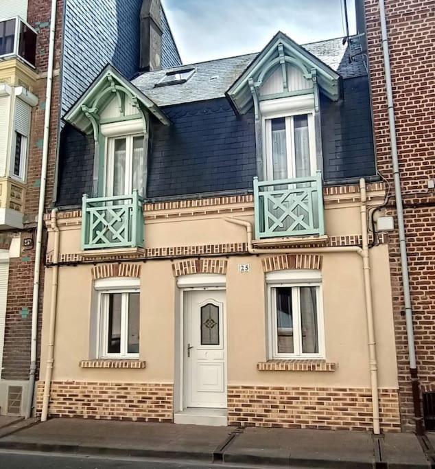 Logement Dans Maison De Pecheur Le Treport Exterior photo